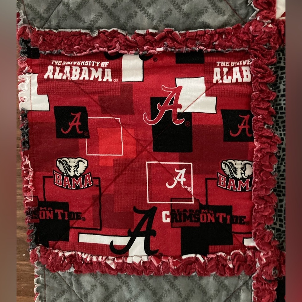 Handmade University of Alabama Rag Quilt We Love You Daddy - Picture 5 of 12
